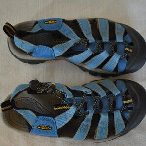 Keen Sandals Shoes Womens Size 8.5 Blue Closed Toe Strap Hiking Water Outdoors